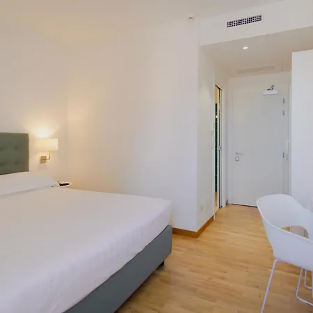 Mistral2 Hotel Oristano Exterior photo
